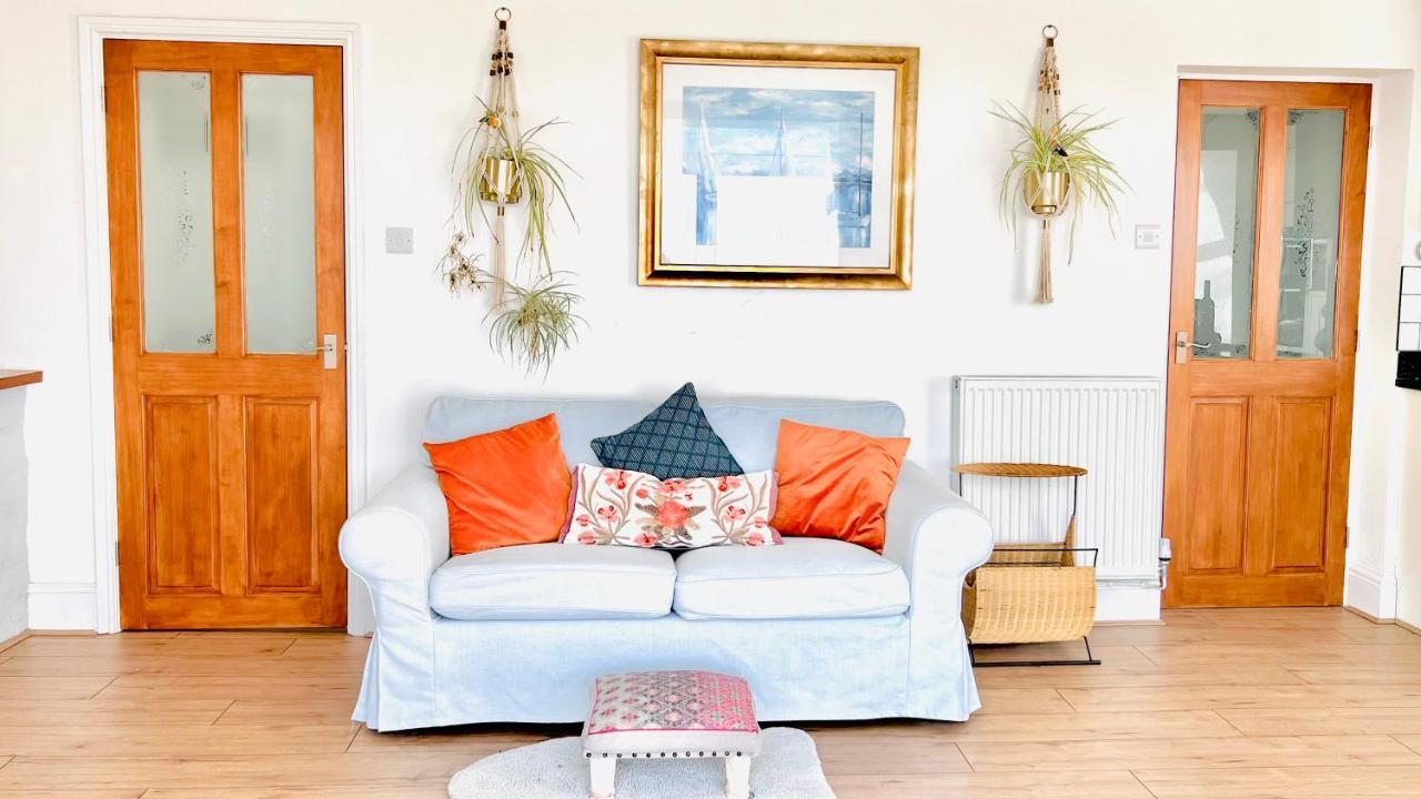 Gordy Hall -Sea Facing Welsh Cottage With Stunning Views Pendine Zewnętrze zdjęcie